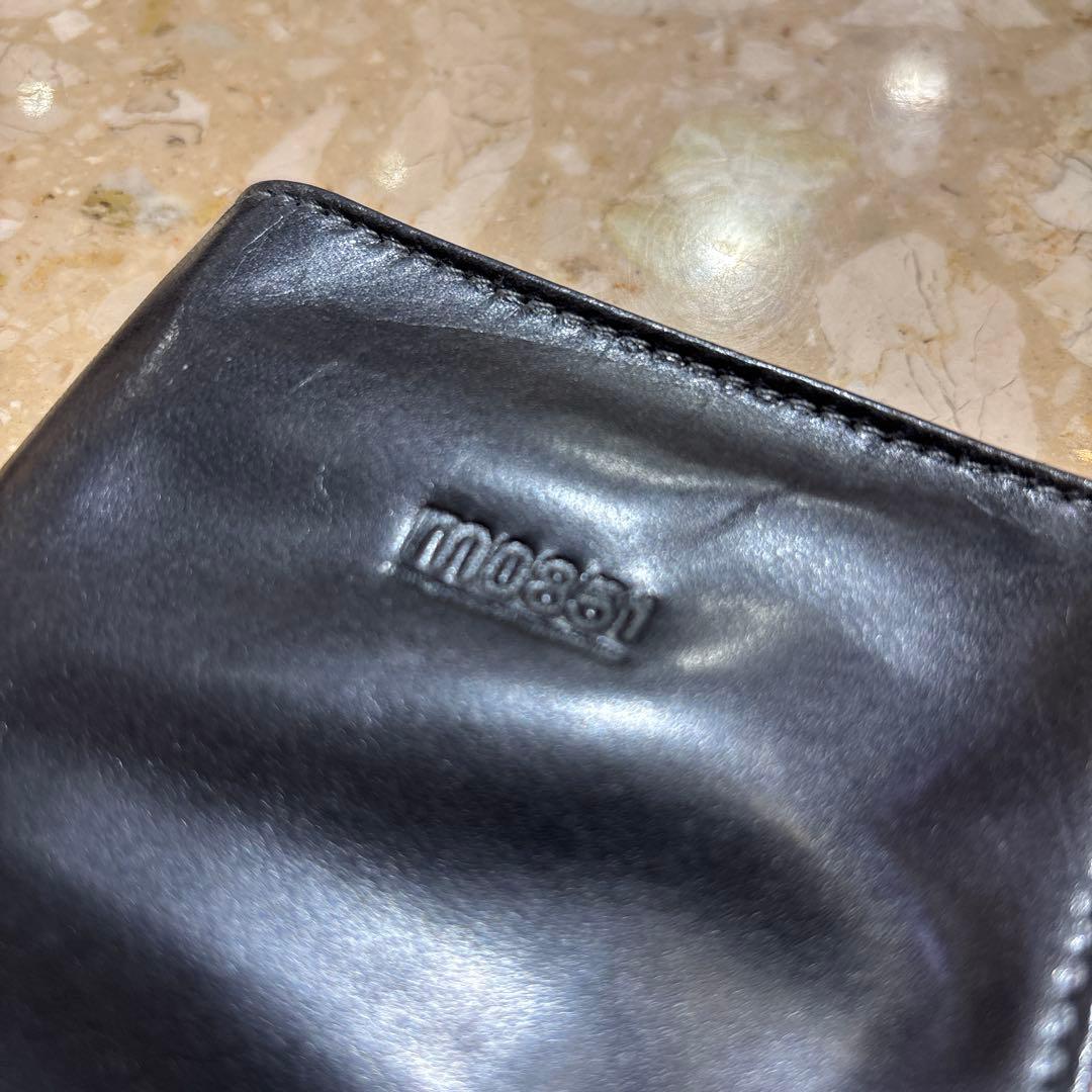 新品タグ付きm0851 黒 レザー パスポートケース