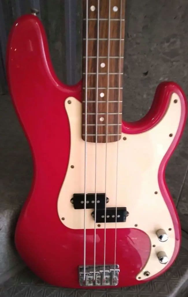 FERNANDESベースギター送料込