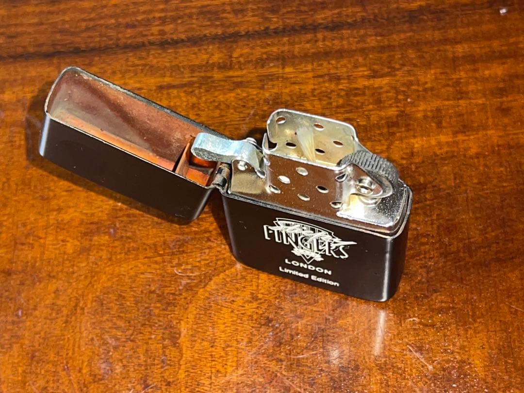 既に閉店したSticky Fingers Cafe のグッズセット