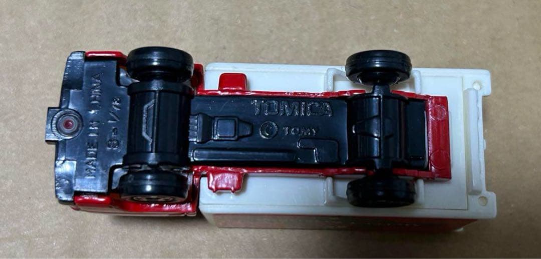 トミカ いすゞ エルフ メリークリスマス