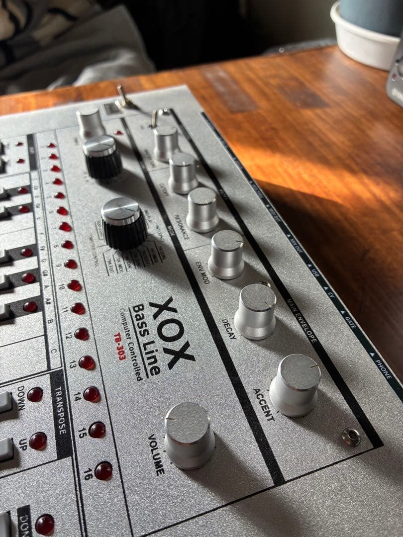 x0xb0x（TB303クローン）『gizm0x x0x-pro』