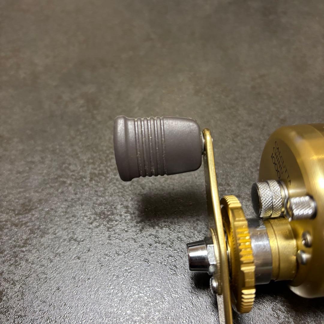 リール　シマノ　カルカッタ　チヌ　1000