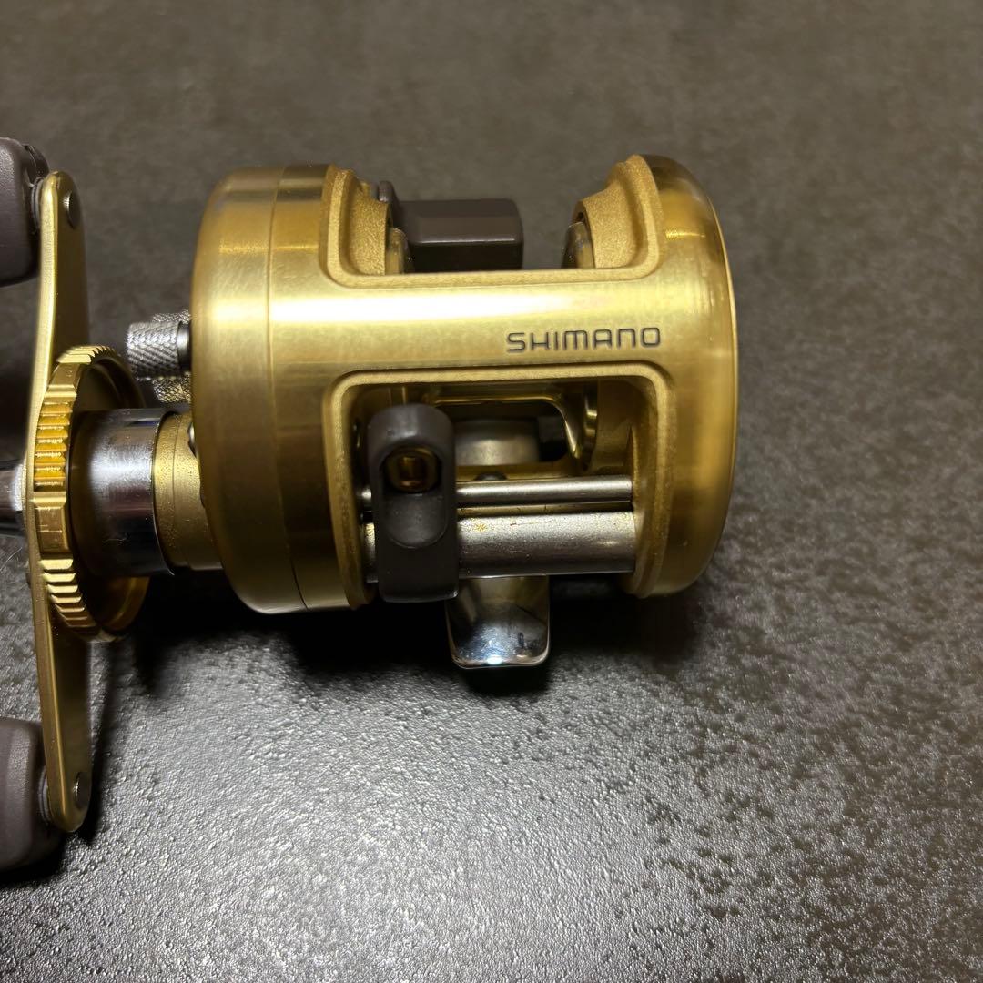 リール　シマノ　カルカッタ　チヌ　1000