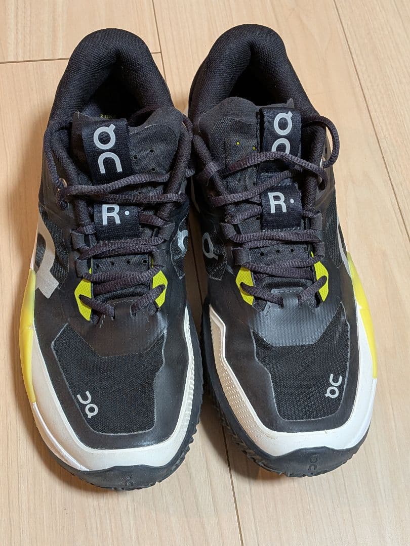 On テニスシューズ 黒/ レモンイエロー　クレーコート　26.5cm