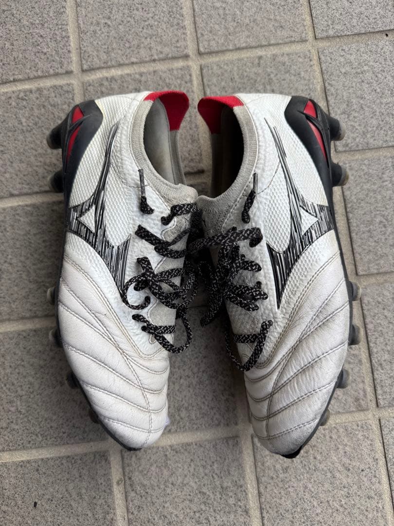 Mizuno モレリアネオ4β サッカースパイク　ホワイト/レッド 23.5
