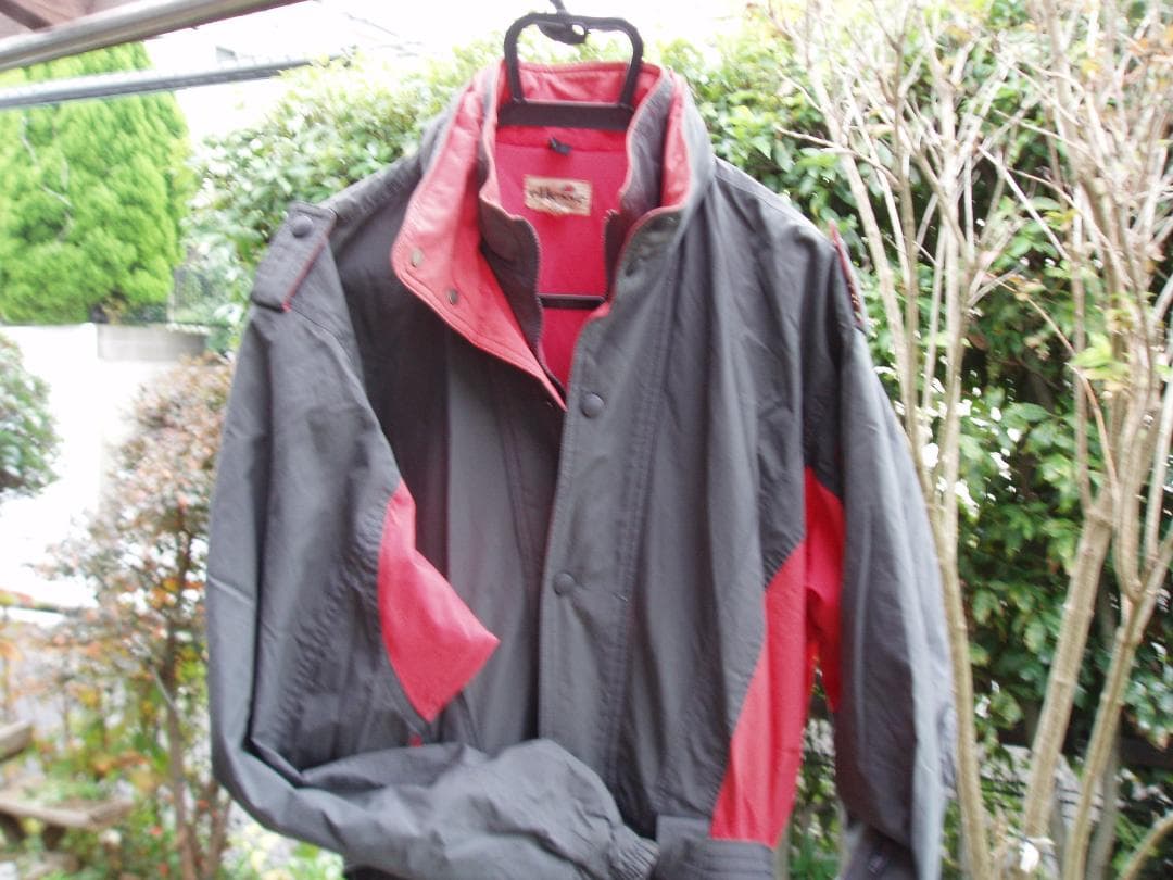 ellesse（エレッセ）スキー、スノボーウエアー　ペアー男L　女Ｍサイズ