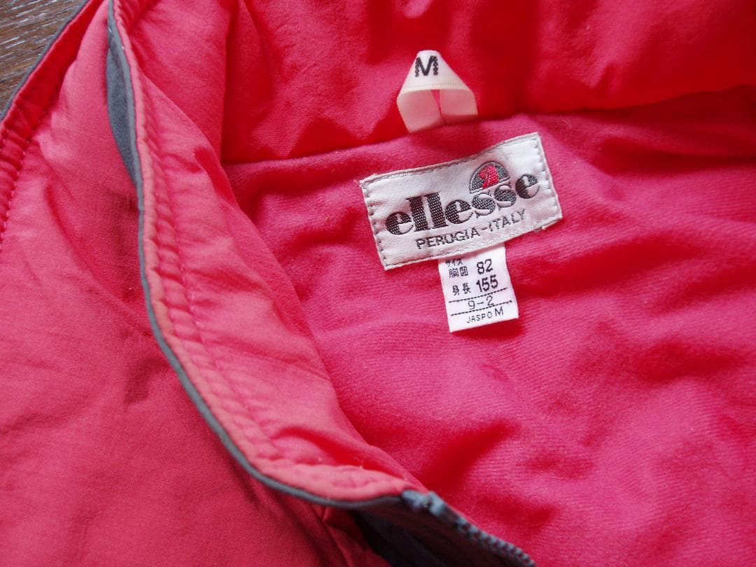 ellesse（エレッセ）スキー、スノボーウエアー　ペアー男L　女Ｍサイズ