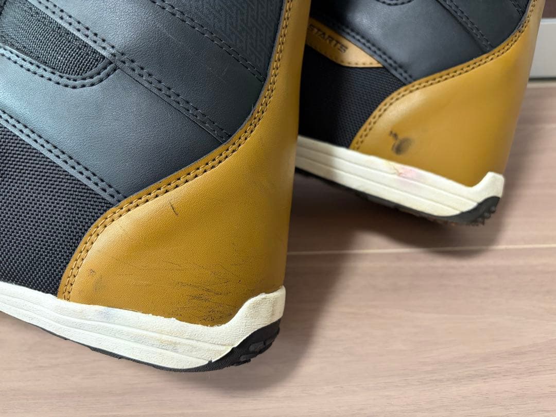 LASTARTS スノボードブーツ レディース　ボアシステム