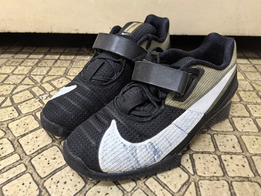 ナイキ ロマレオス4 スクワット ウエイトリフティングシューズパワーリフティング