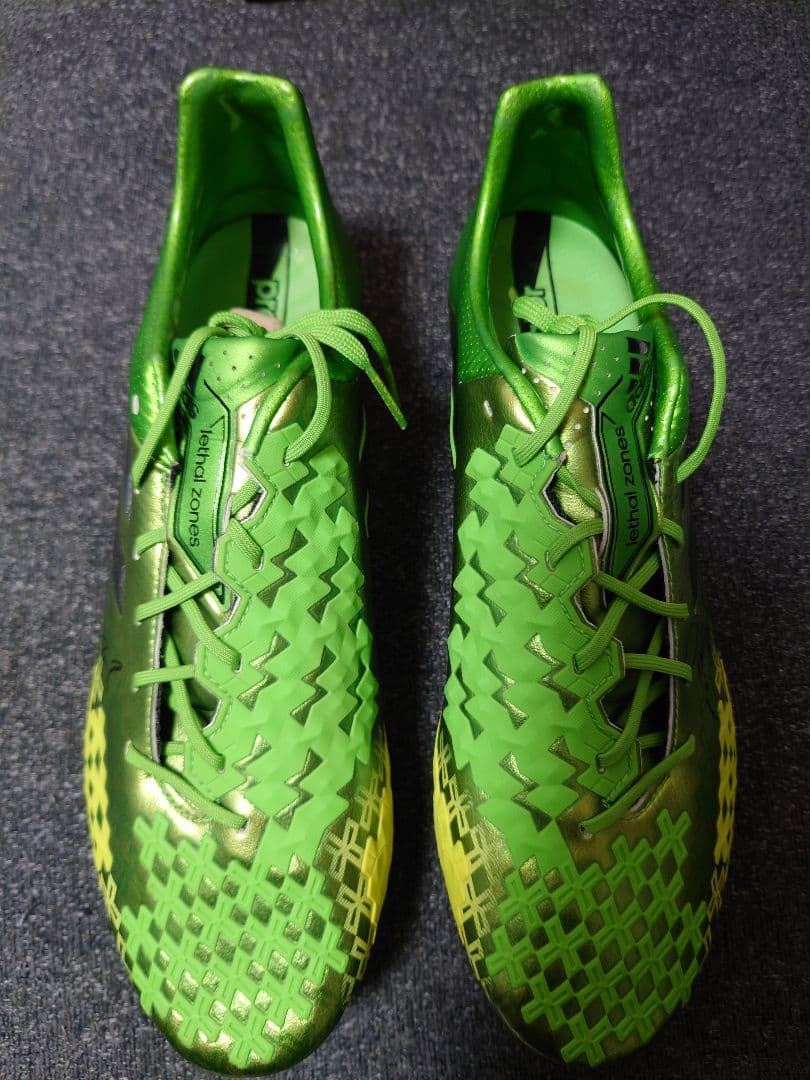 オスカル直筆サイン入りスパイク  2012CWC抽選当選品