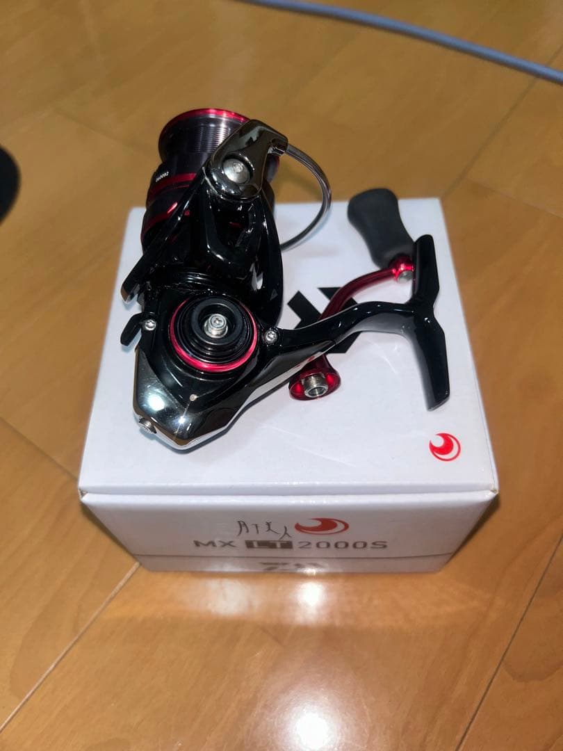 ダイワスピニングリール 18 月下美人MX LT2000S