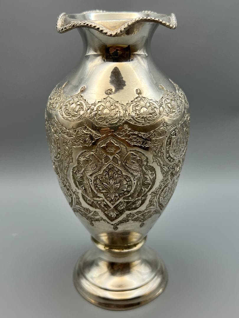 銀製　ライオンマーク　三越　銀花瓶　花入れ　手彫　箱付　銀細工　重量約284g