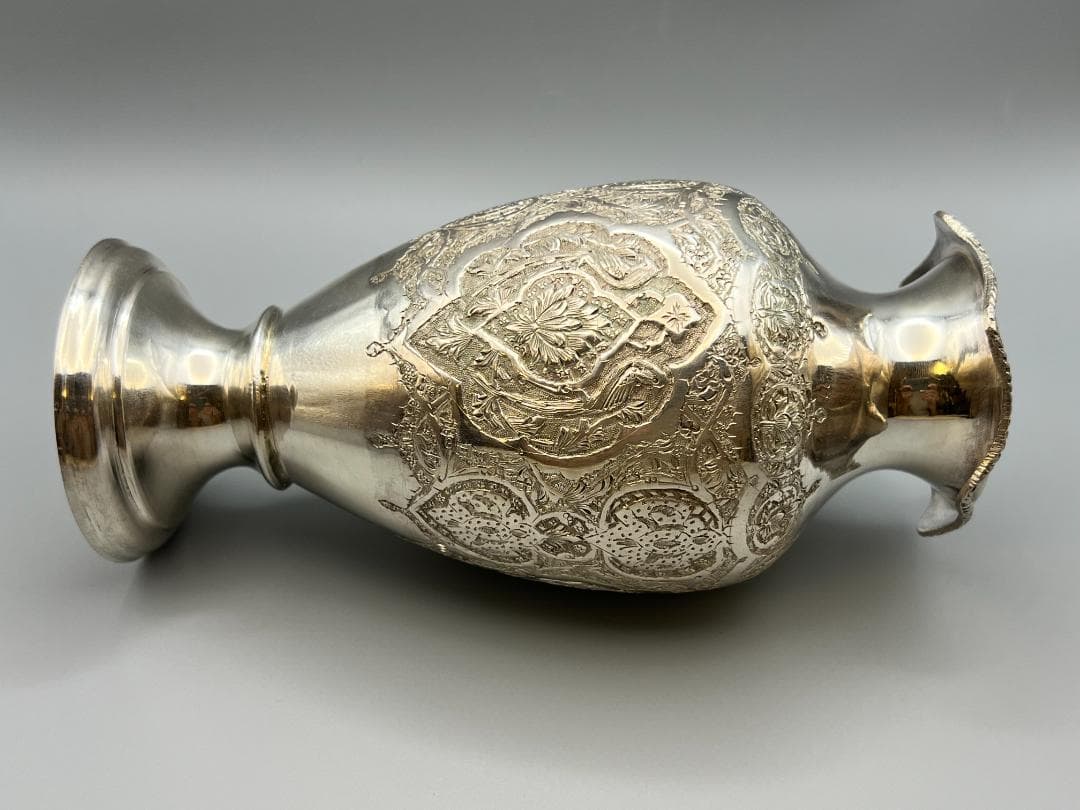 銀製　ライオンマーク　三越　銀花瓶　花入れ　手彫　箱付　銀細工　重量約284g