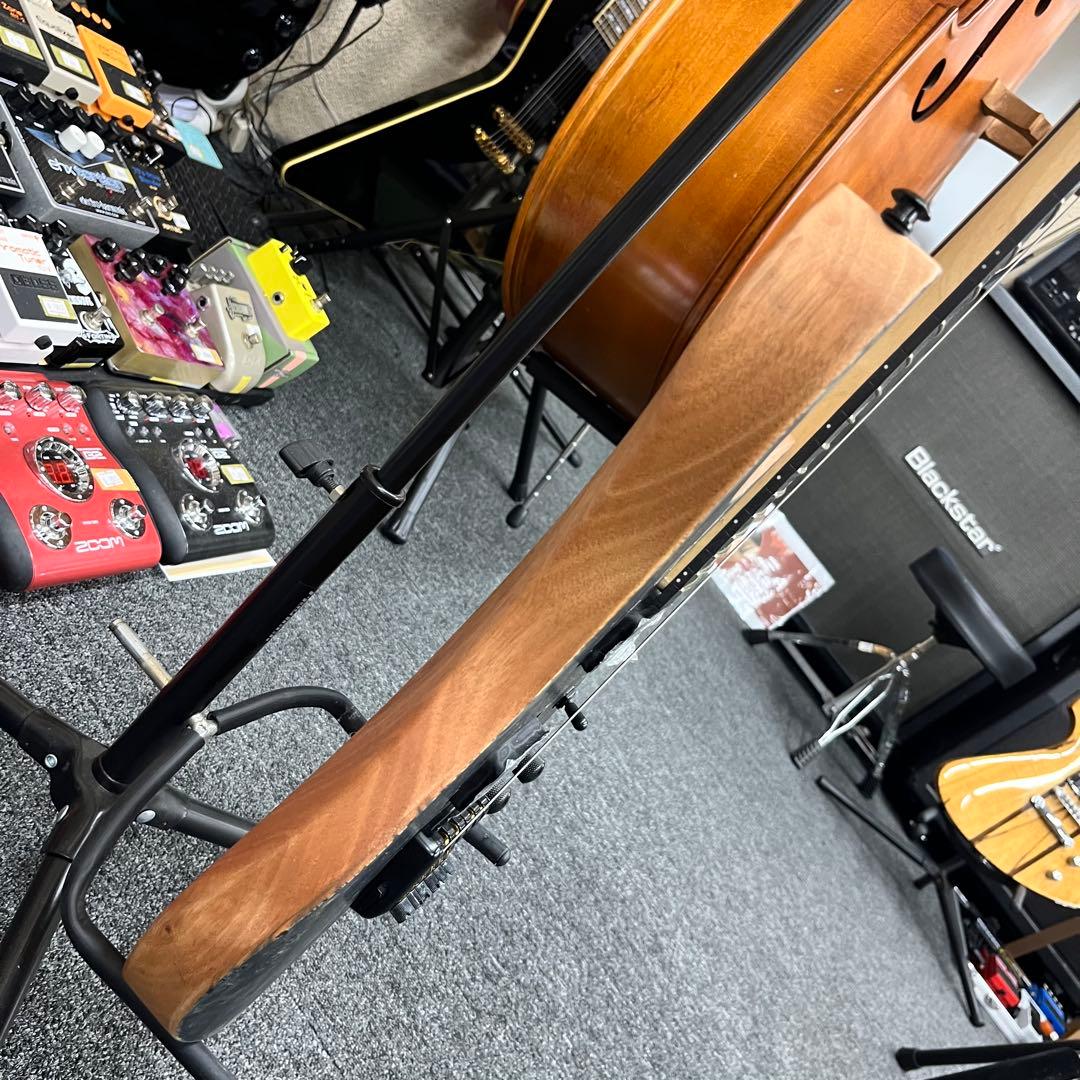 【11132】【新品】 ヘッドレスギター 汎用ケース付 ブラック✕ナチュラル