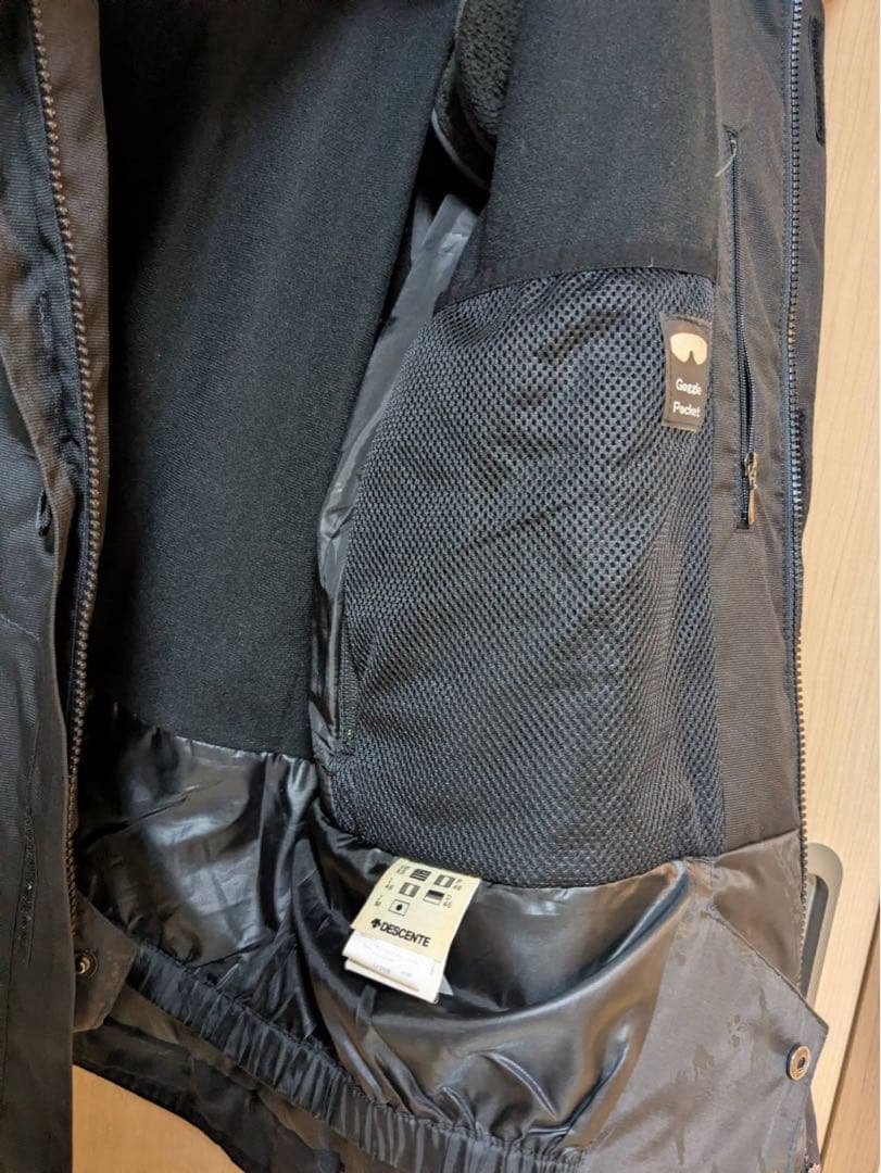 ​【美品】DESCENTE デサント スキー スノボ ウェア ジャケットD310