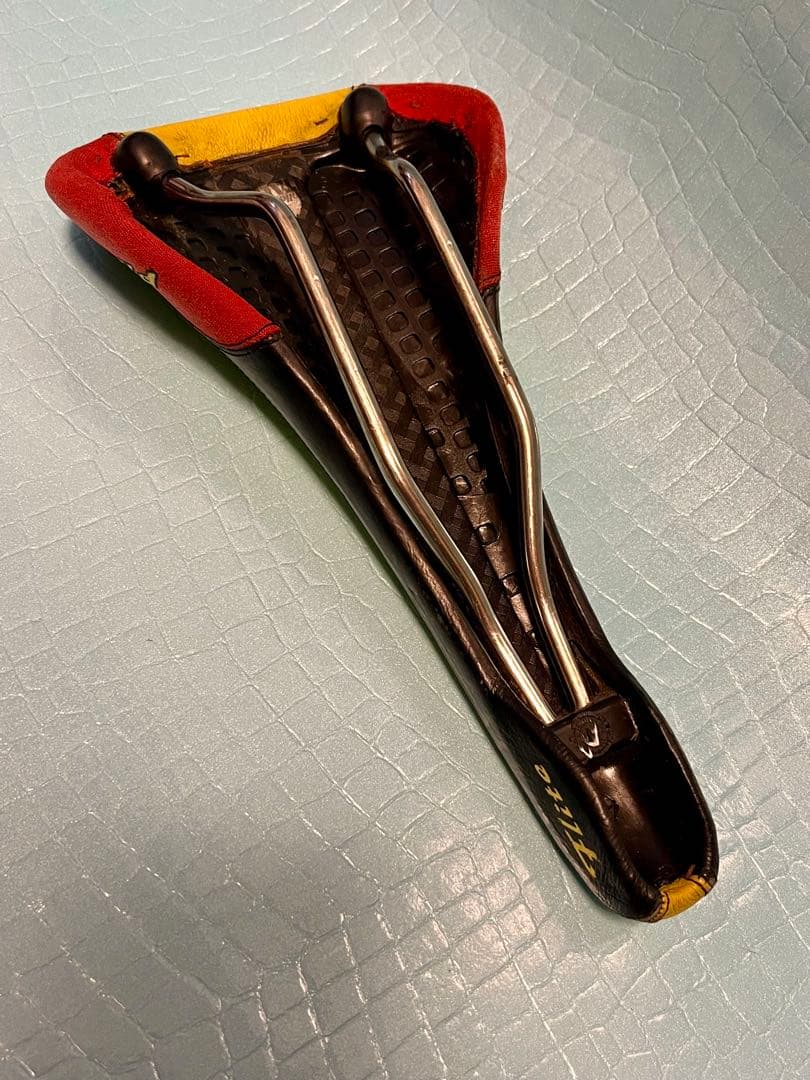 Marc Pantoja 海賊デザイン パンターニサドル