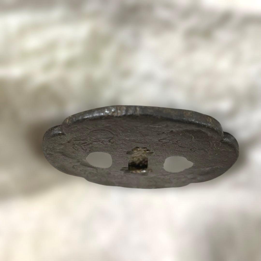 B-19 鍔　武具　刀装具　鉄製　アンティーク　美術品　工芸品　装飾品