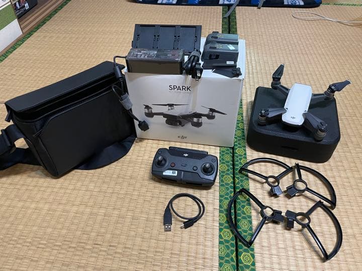 ドローン DJI Spark Fly More Combo アルペンホワイト