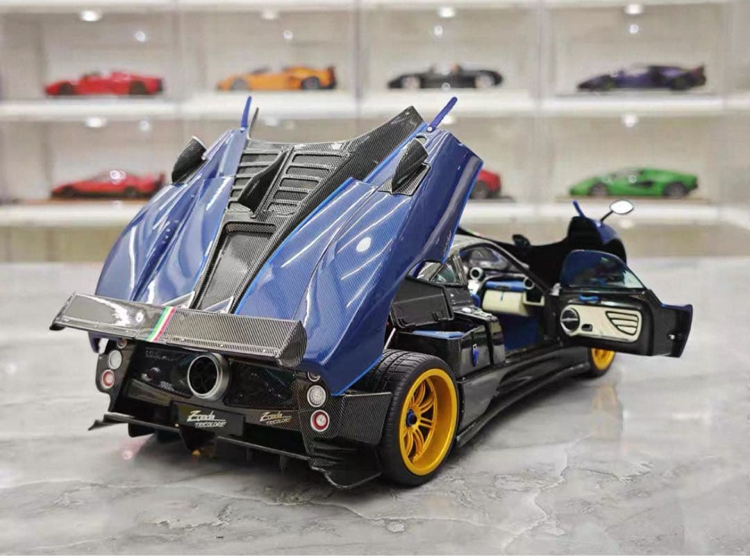 新発売 全開閉 Almost Real 1/18 パガーニ ゾンダ ミニカー