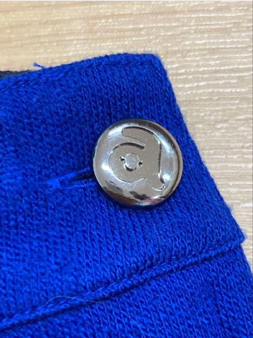 アルチビオのセーターとスカート