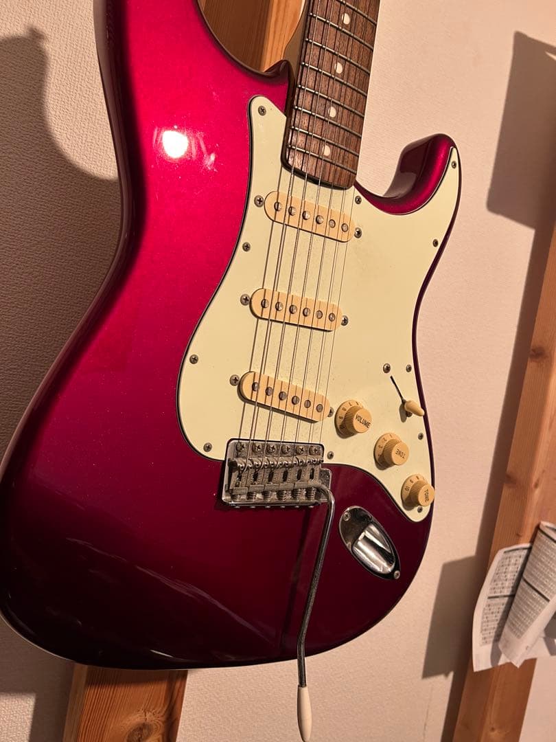 《即購入可》Fender Japan ストラトキャスター レッドJDシリアル