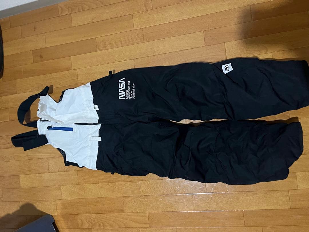 686 ジュニアスキーウェア Mサイズ NASAロゴ付き