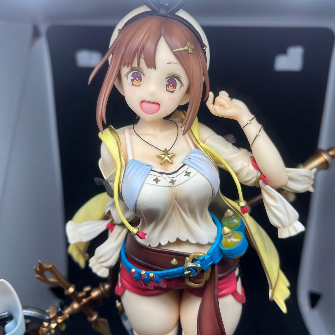 ライザのアトリエ　ライザリン　シュタウト　フィギュア