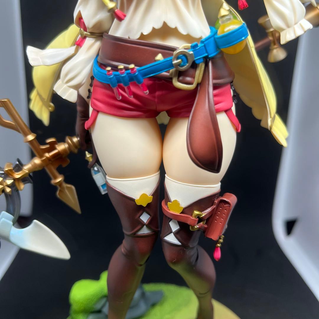 ライザのアトリエ　ライザリン　シュタウト　フィギュア
