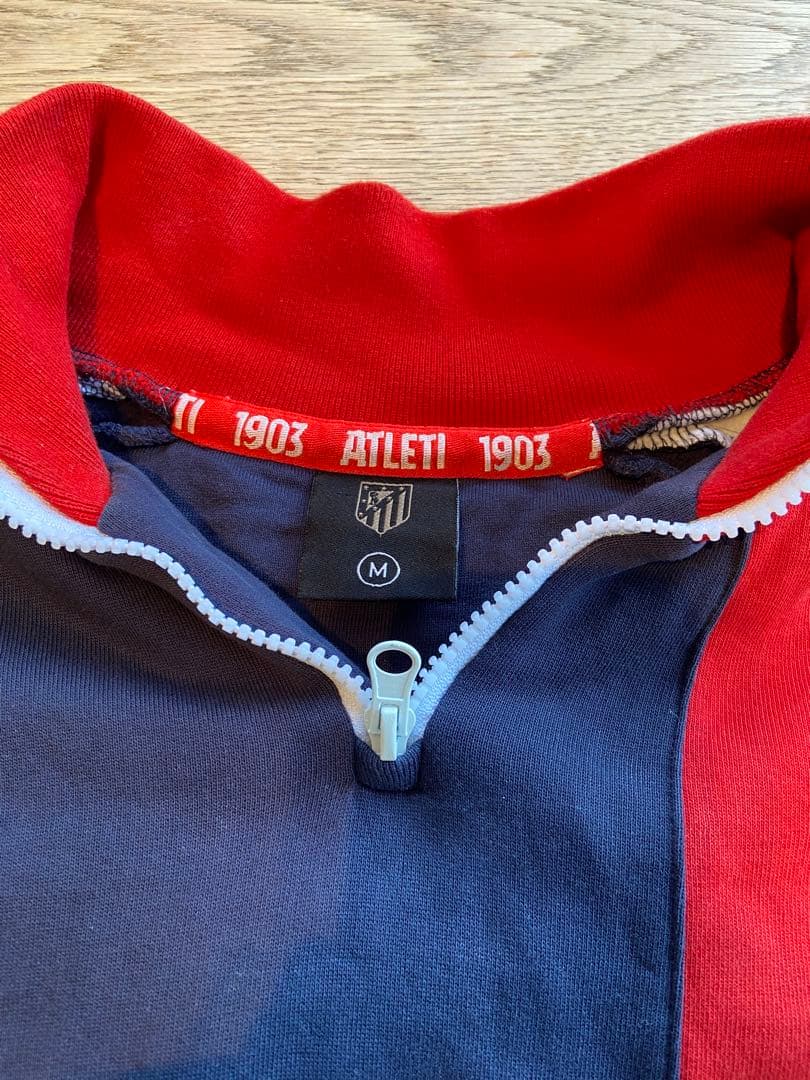 アトレティコ•マドリード　レトロスウェット(M)、マフラーセット