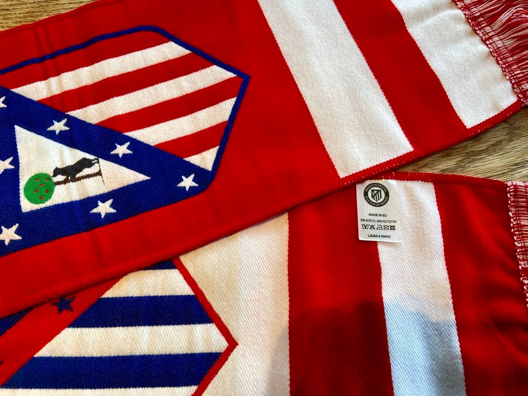 アトレティコ•マドリード　レトロスウェット(M)、マフラーセット