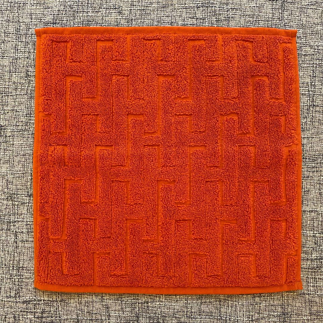 HERMES オレンジ Hロゴタオルハンカチ