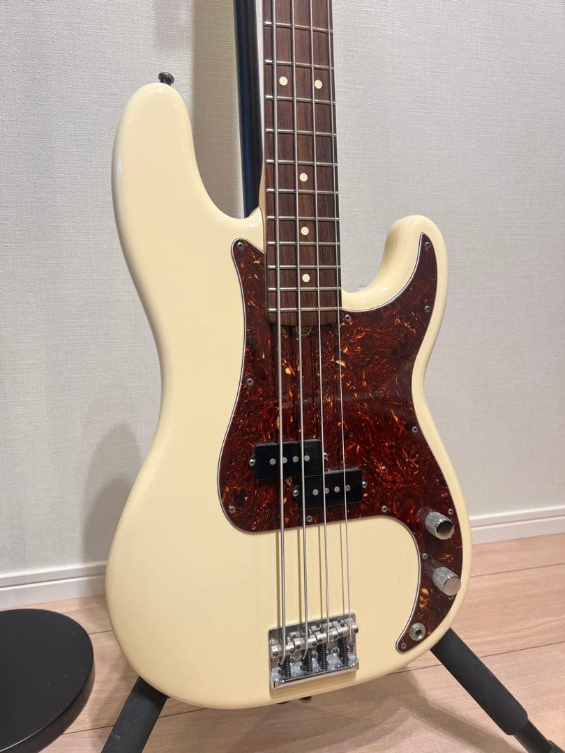 ベース Fender American Standard Precision Bass