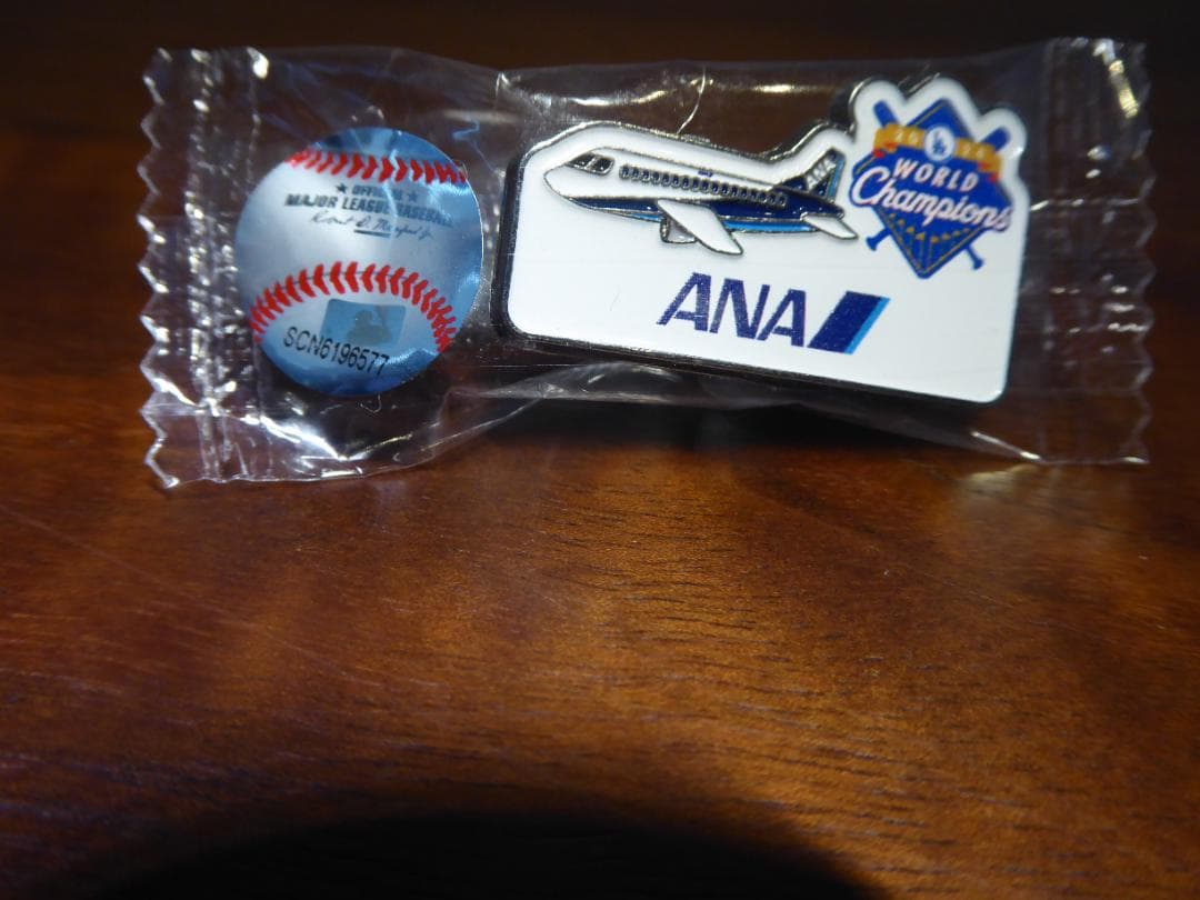 ロサンゼルス・ドジャース ムーキー・ベッツ フィギュア、ANA公式PIN付き