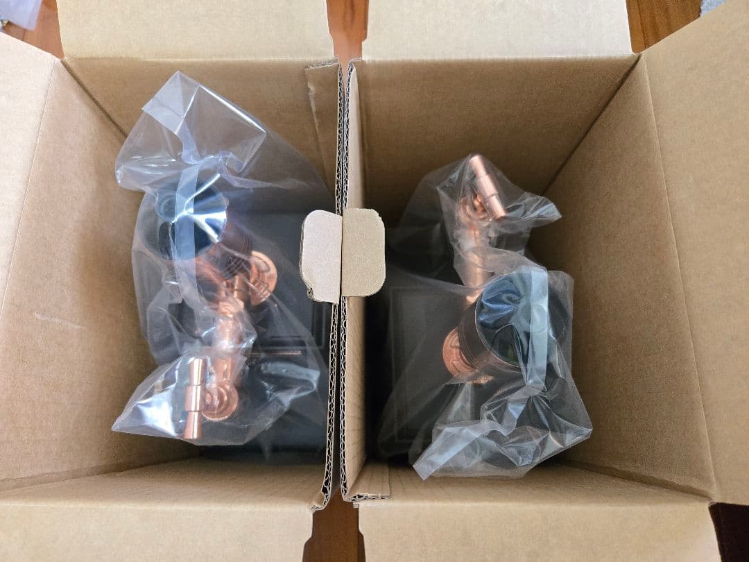 a*m様 Dewar's ウイスキー ボトルサーバー2つ