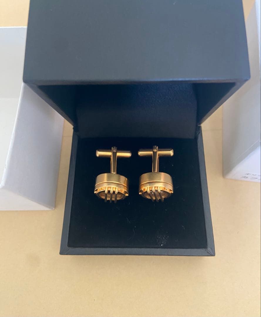 三鷹の森ジブリ美術館 潜水窓型カフス　まっくろくろすけ