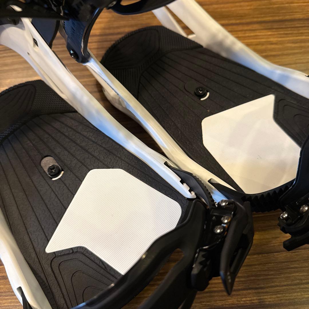 thirtytwo Phase VOLCOM ビンディング ホワイト/ブラック