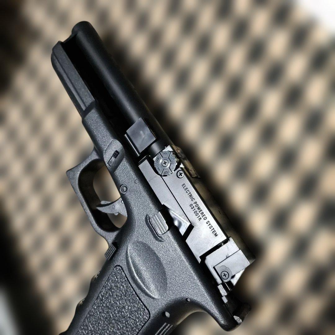 1 東京マルイ製　電動ハンドガン　グロック18C　予備マガジンセット