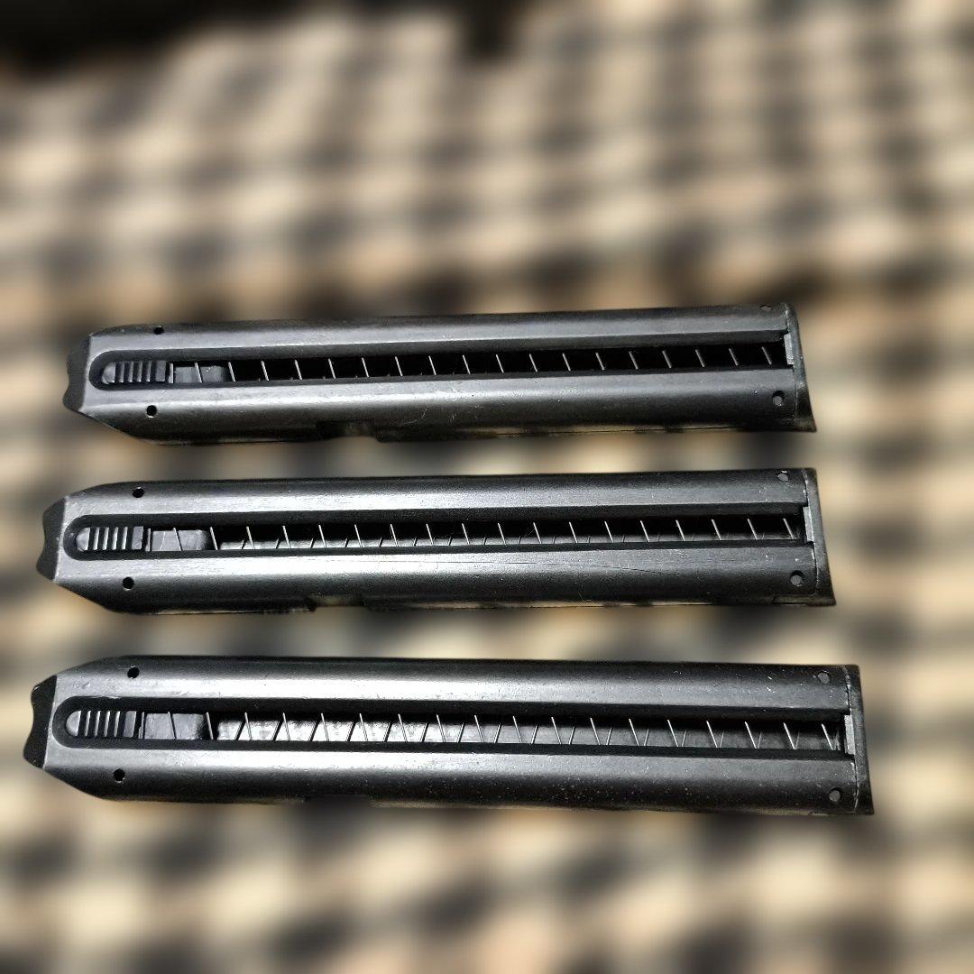 1 東京マルイ製　電動ハンドガン　グロック18C　予備マガジンセット