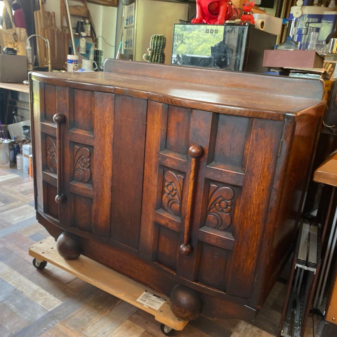 イギリス アンティーク 家具 キャビネット リビングボード 食器棚 飾り棚 収納