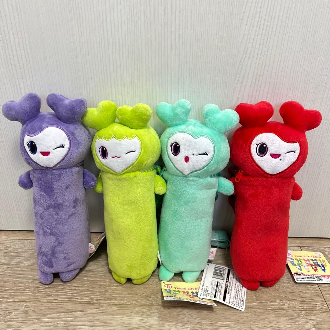 TWICELOVELYSぴょこきゅんバッグ ・のびふにゃポーチ他30点GIGO