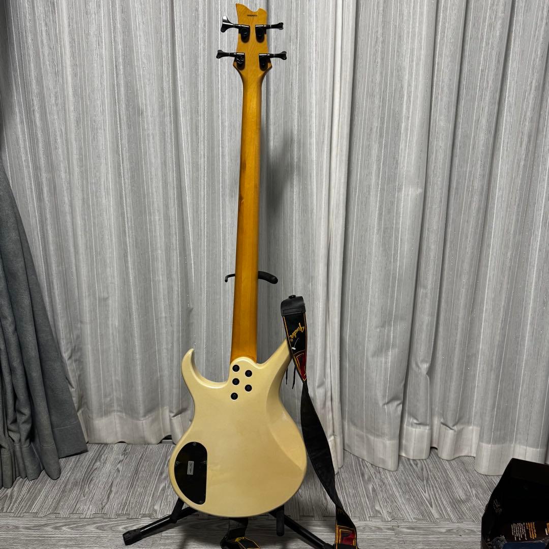 Kramer D-2 BASS エレキベース 4弦 ホワイト