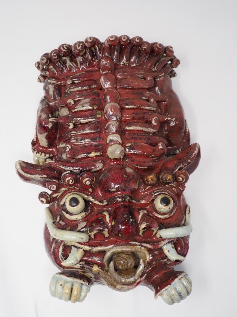 赤いシーサー瓦　沖縄産　レア　琉球　守り神　鬼瓦　縁起物　破邪