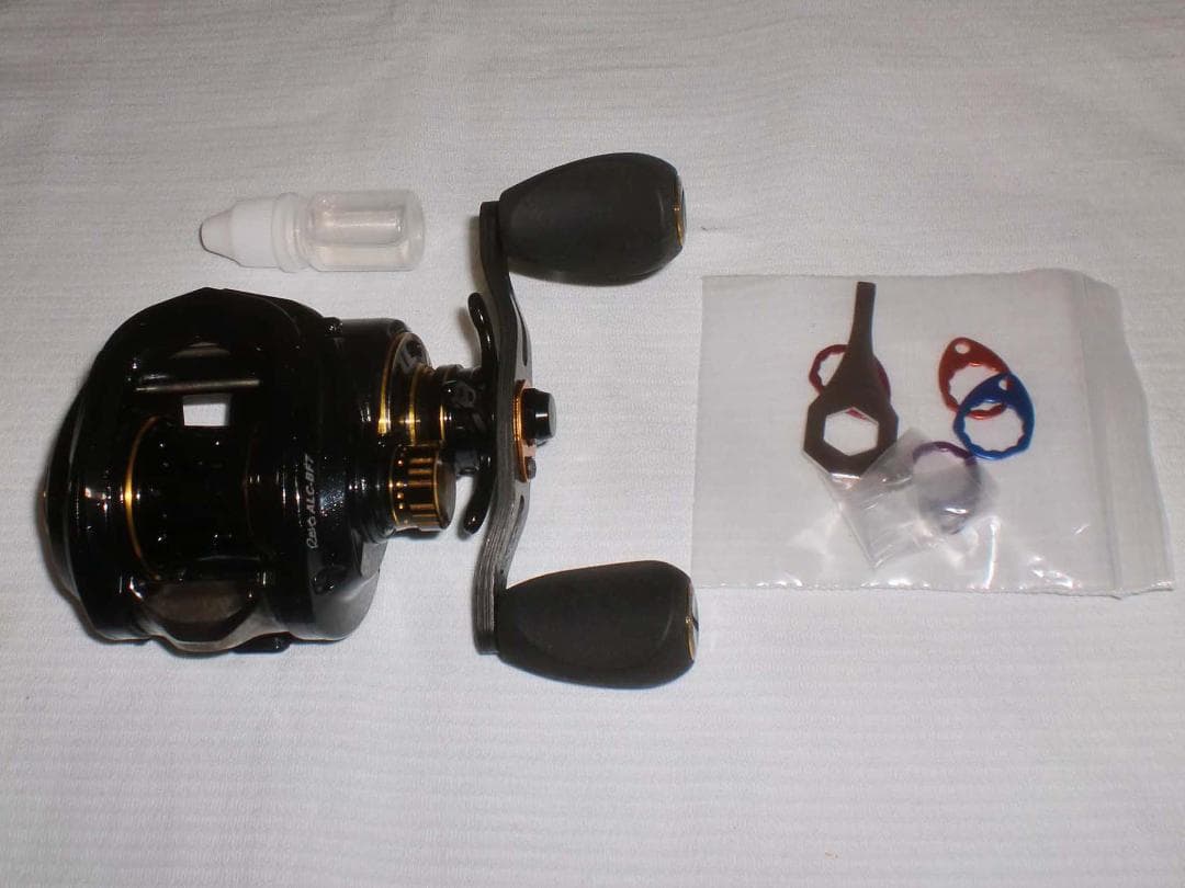 アブガルシア　レボ　エーエルシー　ＢＦ７（Revo ALC-BF7）《右巻》新品