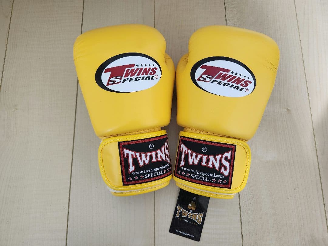 Twins Special ボクシンググローブ10oz