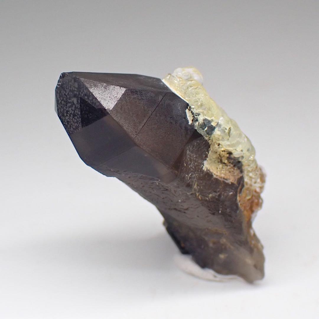 【ナミビア/エロンゴ産】スモーキークォーツ＆ハイアライトオパール