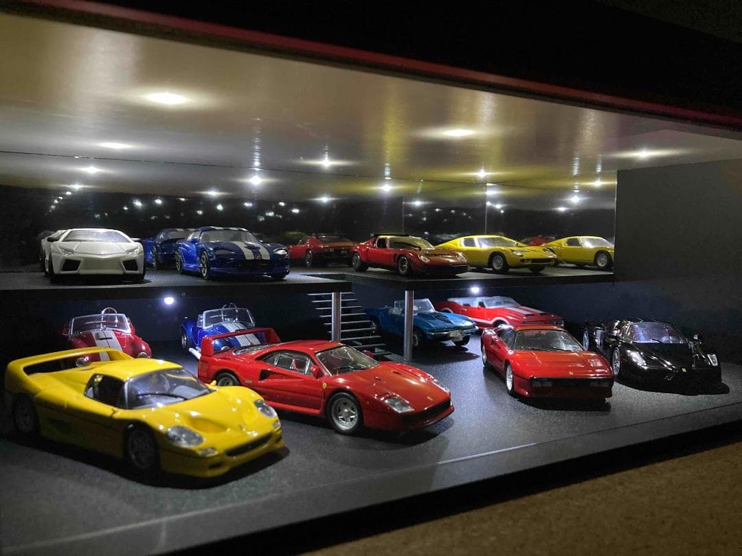 ミニカー用ジオラマ：1/43 ショールームⅢ（吹き抜けタイプ）最大展示台数18台