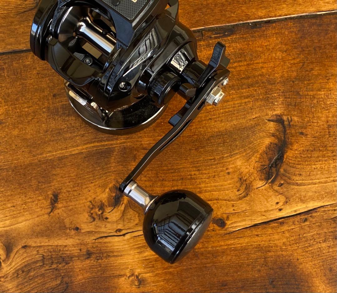 デジタルカウンター付きベイトリール　右巻　ジギング　ソーラー充電　デジタルリール