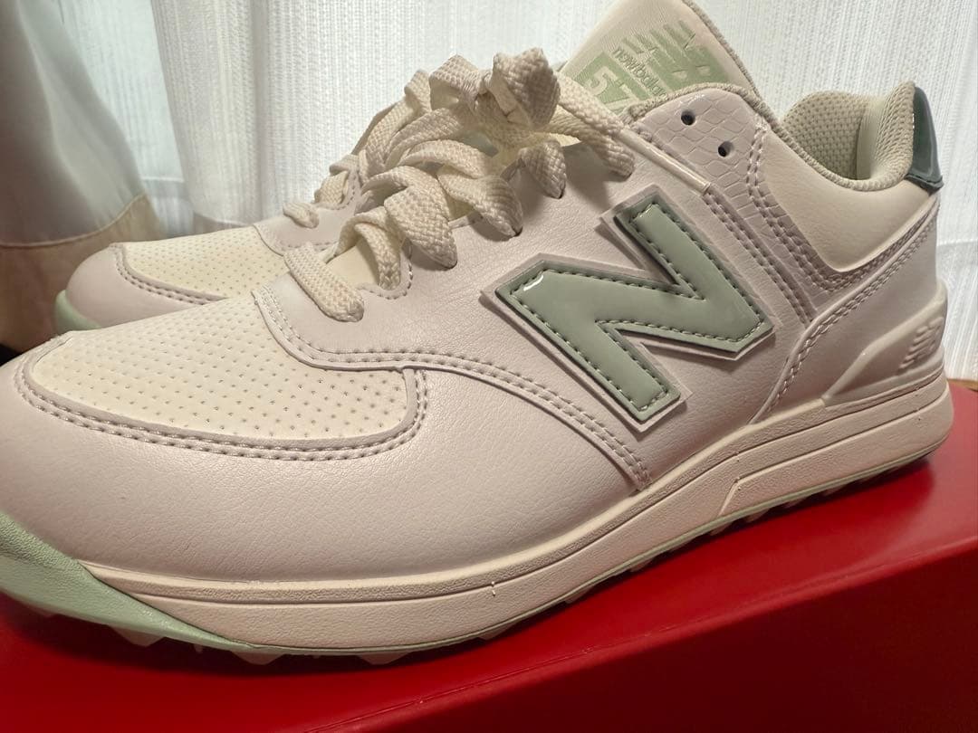 ニューバランスレディースゴルフシューズ23.5センチ