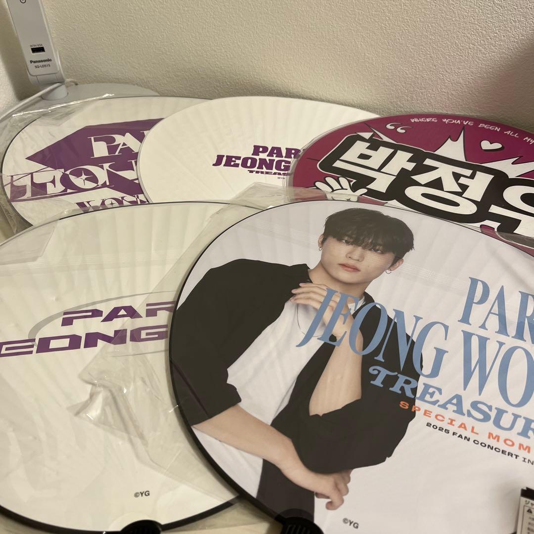 TREASURE ジョンウ まとめ売り 缶バッチ トレカ その他沢山