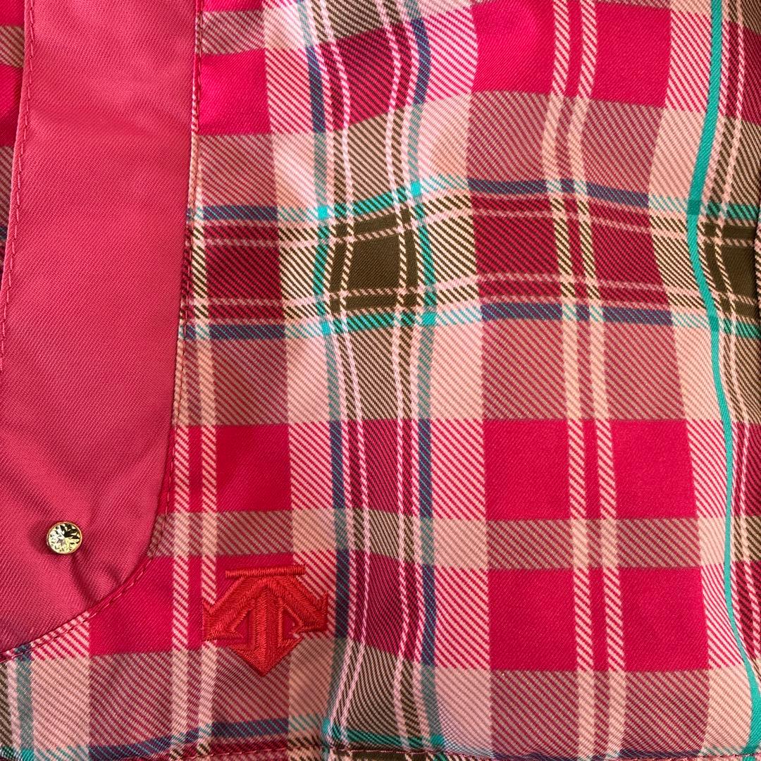 デサント　フード付きピンク系チェック柄ウェアのみ